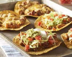 What is the difference between a tostada and a huarache?