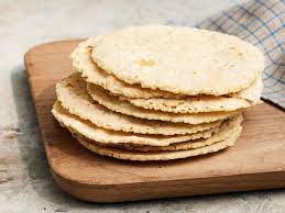 What's the difference between tortillas and pupusas? Do they look the same?